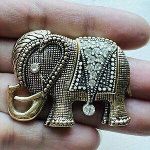 VTG Elephant Brooch‎ Gold Tone Metal Textured Clear Rhinestone Trunk Up 1.75"